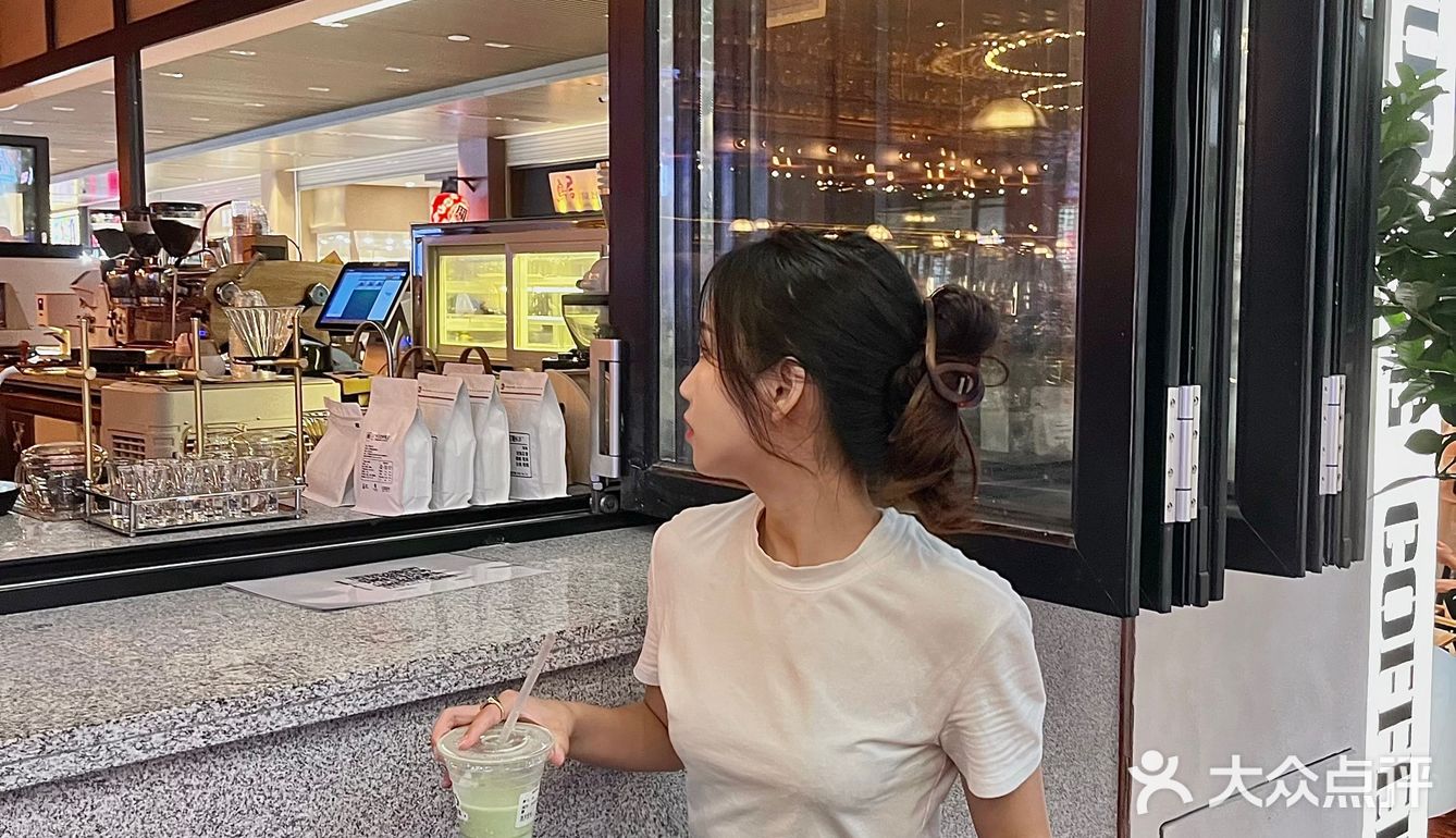 东莞新店首发☕️与酒馆合体的咖啡厅