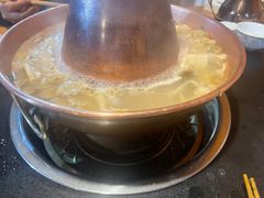 -果松木炭酸菜铜火锅·外婆参鸡汤