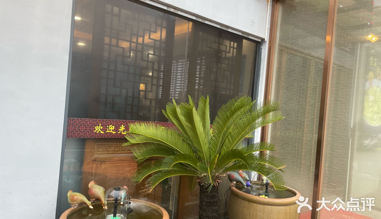 奥灶面 生意兴隆 好吃小贵