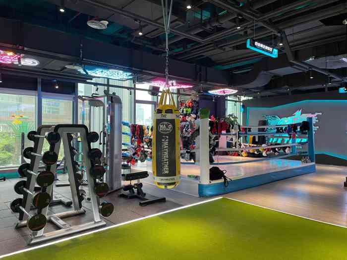 life turbo(江北嘴店)-"疫情期间太放纵了导致身上的肉长得越来越扎.