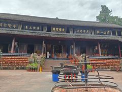 -峨眉山报国寺