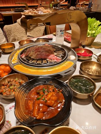 今日，怀着满心的期待，我首次踏入了首尔朴宝碳火烤肉店