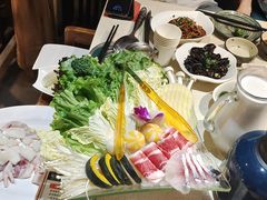 一级腊味煲仔饭-润泽园椰子鸡(汇一城店)