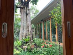 -Chom Cafe and Restaurant