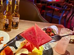 -FOUR PLAY BAR