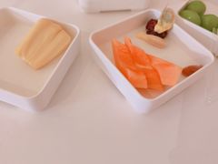 -涨巢·潮玩水疗局