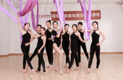 -亚太瑜伽普拉提学院