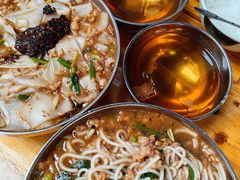 -正宗杨记普洱酸醋米线(总店)