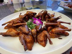 生炸妙龄鸽-轩记海鲜餐厅·四十五年老字号·经典粤菜(西区彩虹店)
