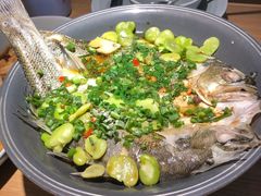 豆瓣葱香海鲈鱼-蜜桃餐厅·伴山(绿宝广场店)