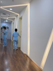 -颜蕾医美黄金微针水光美肤玻尿酸抗衰中心