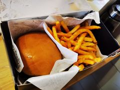 -TRIPS BURGER(大钟寺店)