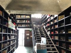 -钟书阁(松江泰晤士小镇店)