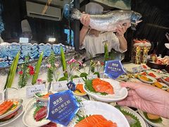 -雍容荟帝王蟹活龙虾展台自助(IFS黑金店)