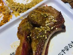 苏尼特金质烤羊排-三个蒙古大叔羊肉串(大宁店)