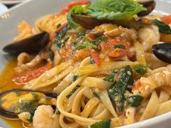 -卡佩罗意大利餐厅及酒吧Al Cappello Trattoria