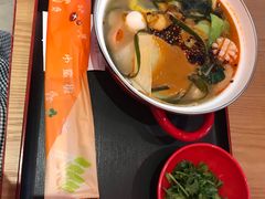 -小蛮椒麻辣烫·麻辣拌(青浦宝龙店)