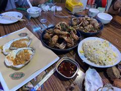 -蚝堡海鲜·威海菜·海肠捞饭·烧烤·亚洲吃蚝公司(幸福门店)