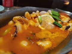 酸汤土锅鱼-缘生态云南菜·野生菌庭院餐厅(华侨城店)