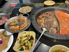 -宽板凳老灶火锅(台湾街店)