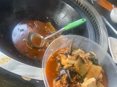 -东北烧烤铁锅炖水库鱼
