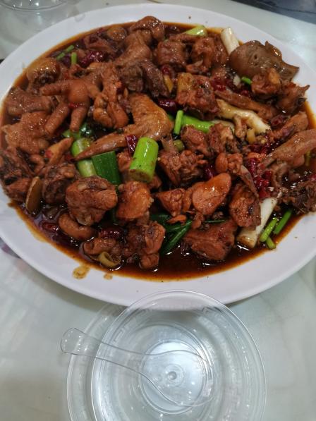 傻子张大盘鸡(九龙店)-"小伙伴想吃鸡,就特别跑到附近的小镇去找找.