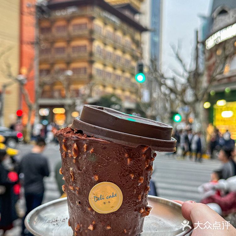 假期我来静安寺就干二件事！看肖战+吃甜食