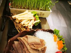 鲜活豌豆苗-湊湊火锅·茶憩(打浦桥日月光店)