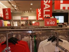 店内环境-H&M(鹏欣水游城店)