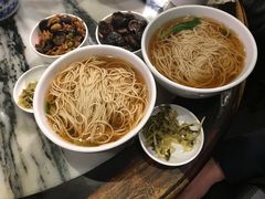 双菇罗汉面-功德林(南京西路店)
