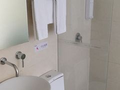 -卡罗酒店(东门晒布地铁站店)