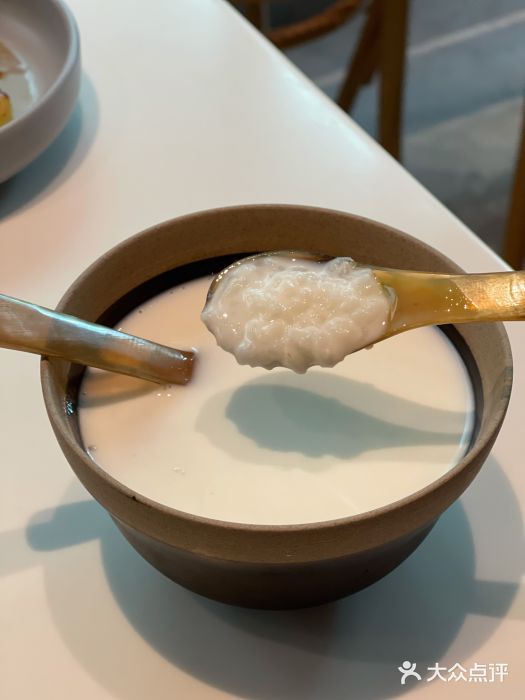 胡麻(静安嘉里店)奶白酒图片
