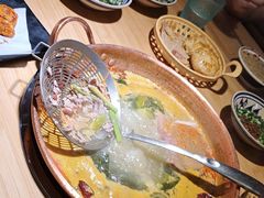 -洱火云南酸菜牛肉火锅(石景山当代商城店)