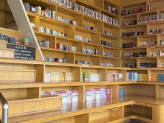 -新华书店(顺峰山公园店)