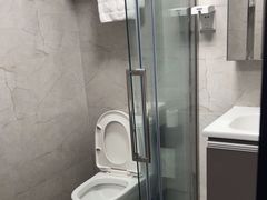 -格派影音酒店(岗厦地铁站店)