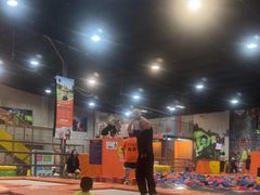 -极限Jump蹦床·新潮玩运动世界·室内乐园·团建·派对中心