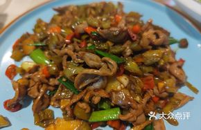 Hunan Earth Chili Stir-fried Chicken Offal