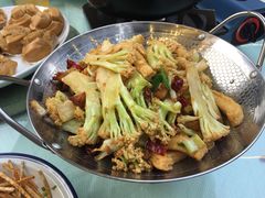 -刘姐啤酒鱼民族演艺餐厅(西街总店)