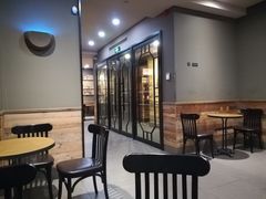 等位区-星巴克(天津五大道店)