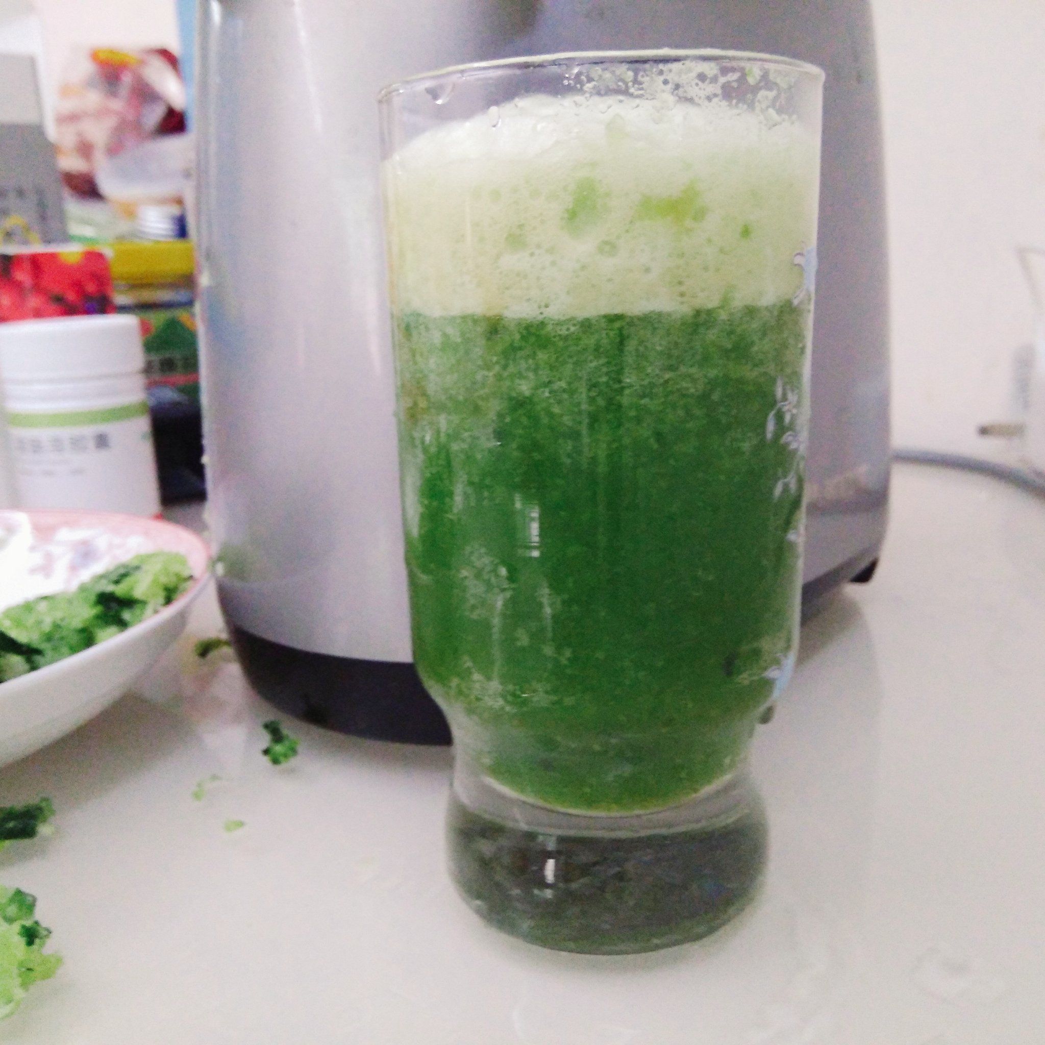 鲜榨黄瓜苦瓜汁,消热清火的鲜榨果汁.