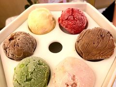 唇情巧盒火锅-哈根达斯(城西银泰店)