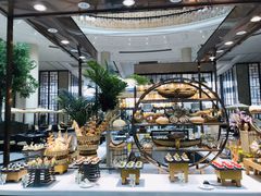 面包甜点陈列柜-武汉洲际酒店·漢自助餐厅