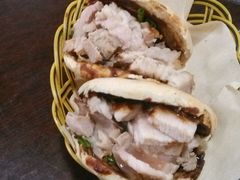 -金卯白肉罩火烧