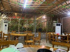 大堂-堤边美食