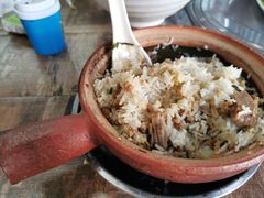 鹅乸排骨煲仔饭-阳江河堤老牌曾记美食