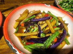-老三样·美食研究中心(世贸路店)
