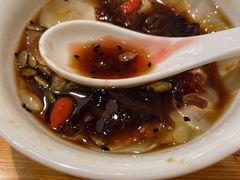 -诚铭记·虾仁汤包·成都小吃(融创店)