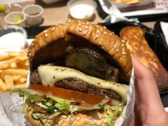 -The Habit Burger Grill 哈比特汉堡(复兴soho店)