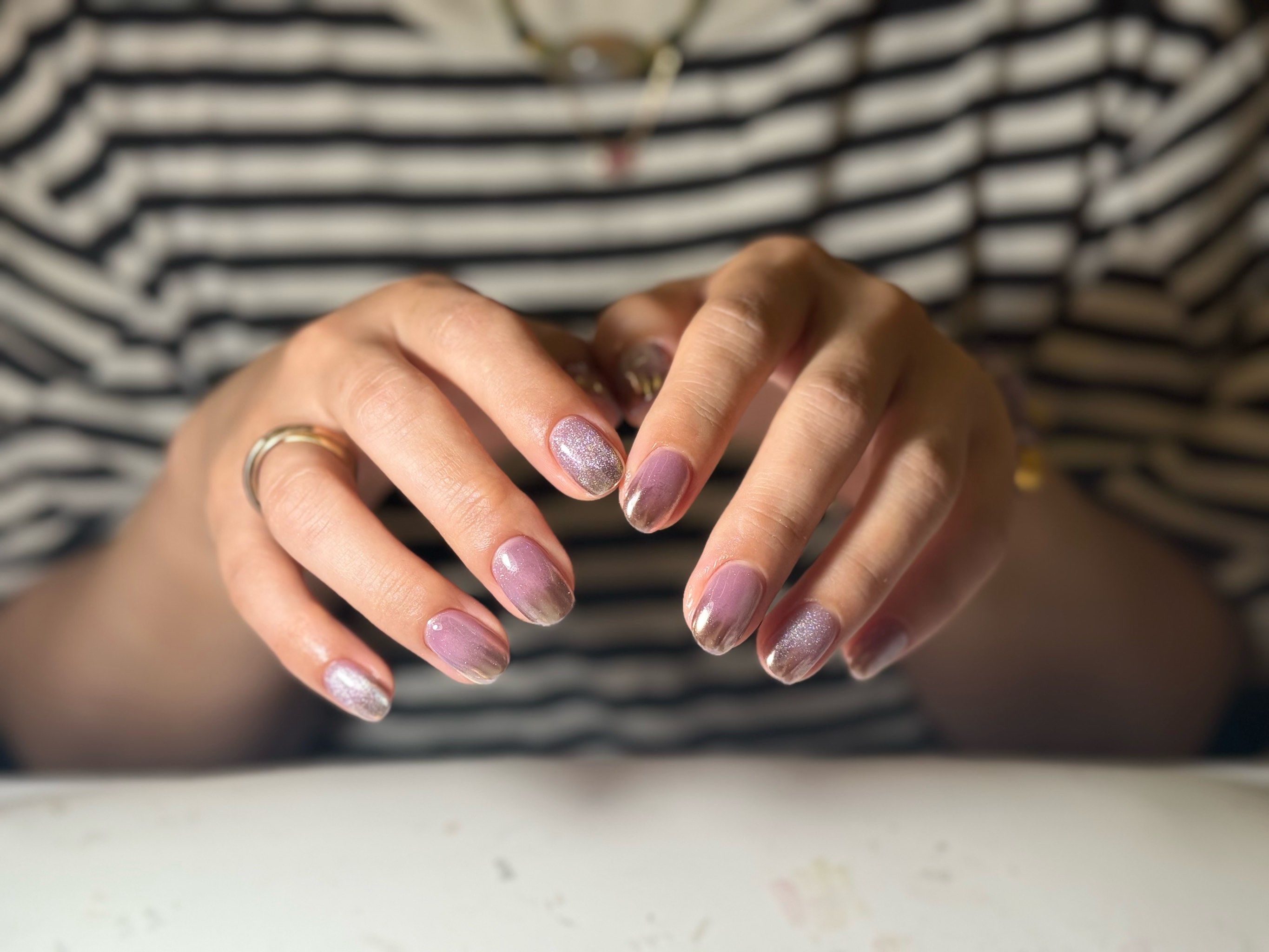 魔镜粉渐变美甲