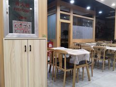大堂-江城燕子大排档(江汉路步行街店)